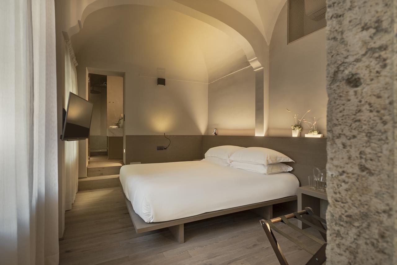 Hotel Dei Barbieri Рим Экстерьер фото